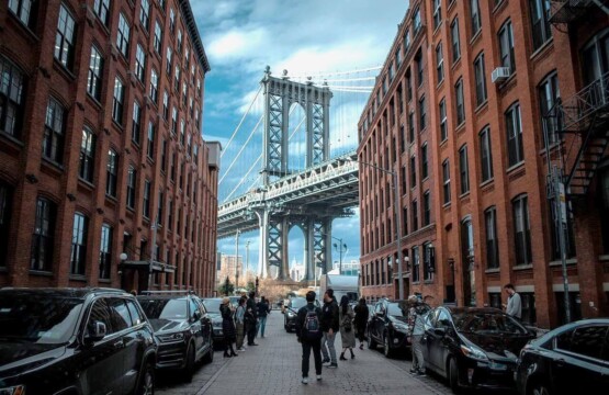 Tips and Tricks for Last-Minute Holiday Travel Planning Manhattan Bridge Downtown Brooklyn Downtown Brooklyn